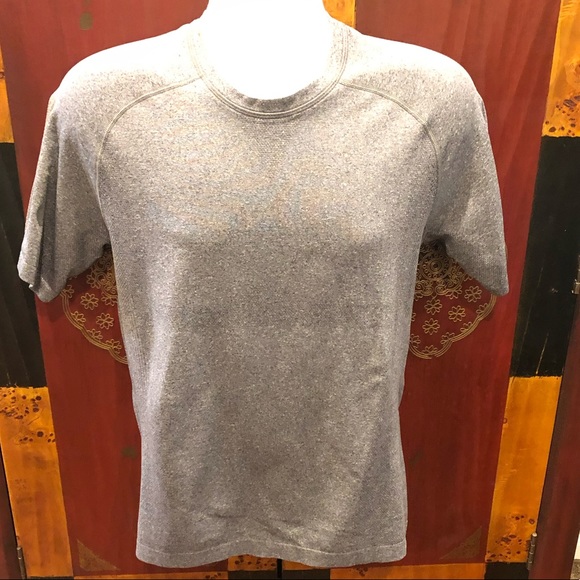 Lululemon Mens Grey Shirt - Picture 10 of 13